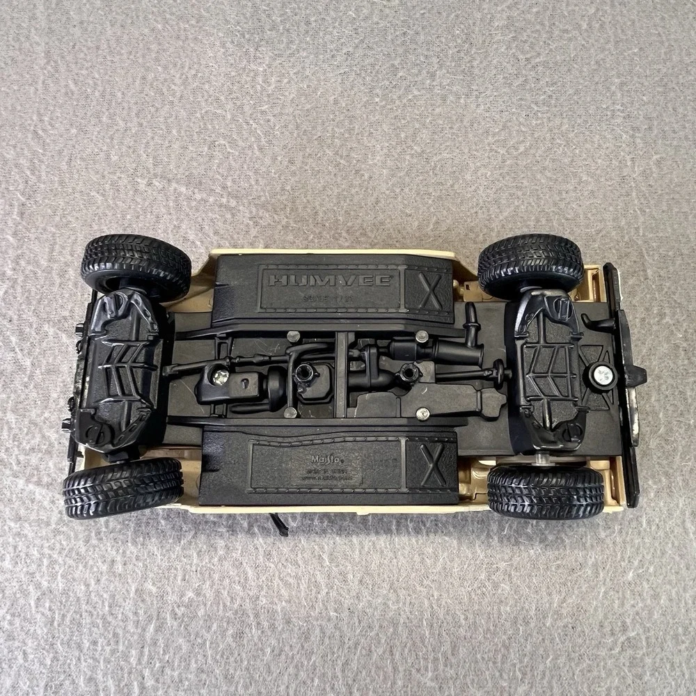 Maisto Military Humvee Hummer H1 1:27 Die Cast Model Tan Desert Army Vehicle